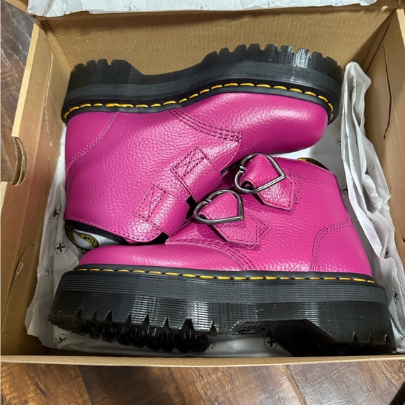 Dr. Martens Devon Heart Fuchsia Milled Nappa Boots - Picture 1 of 8